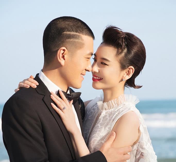 杨子为黄圣依跳女团舞,他们之间的感情究竟如何?