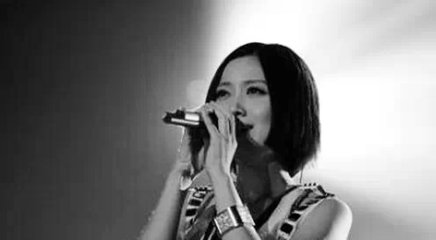 如何看待《中国好声音》的姚贝娜与那英甩手门事件？