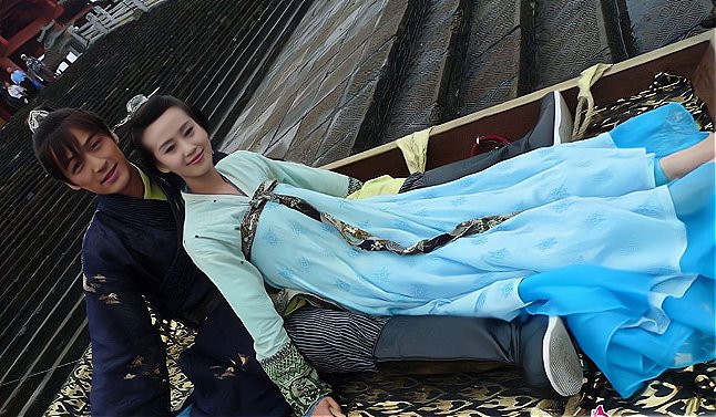 胡歌、刘诗诗再见面相视一笑,他们此前有过哪些交集?