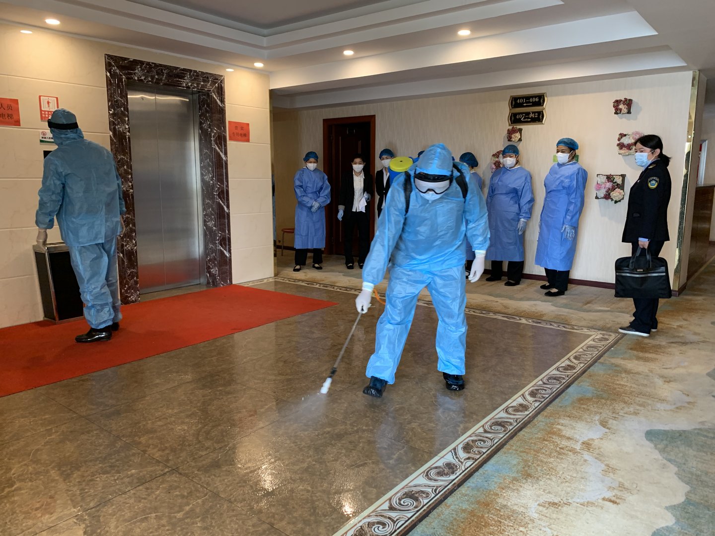 湖南一家16口“超级大家庭”居家隔离走红，能把这一大家人凑齐有多不易？