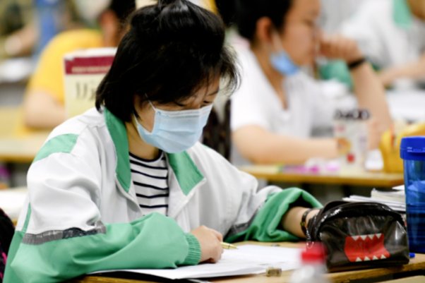 高考第一天考什么?