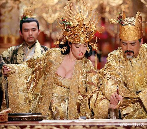 电影满城尽带黄金甲,你看懂了吗?讲述了什么事?