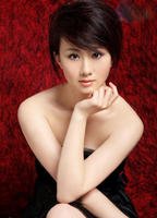 《我老婆是赌圣》中龙盈盈扮演者是谁