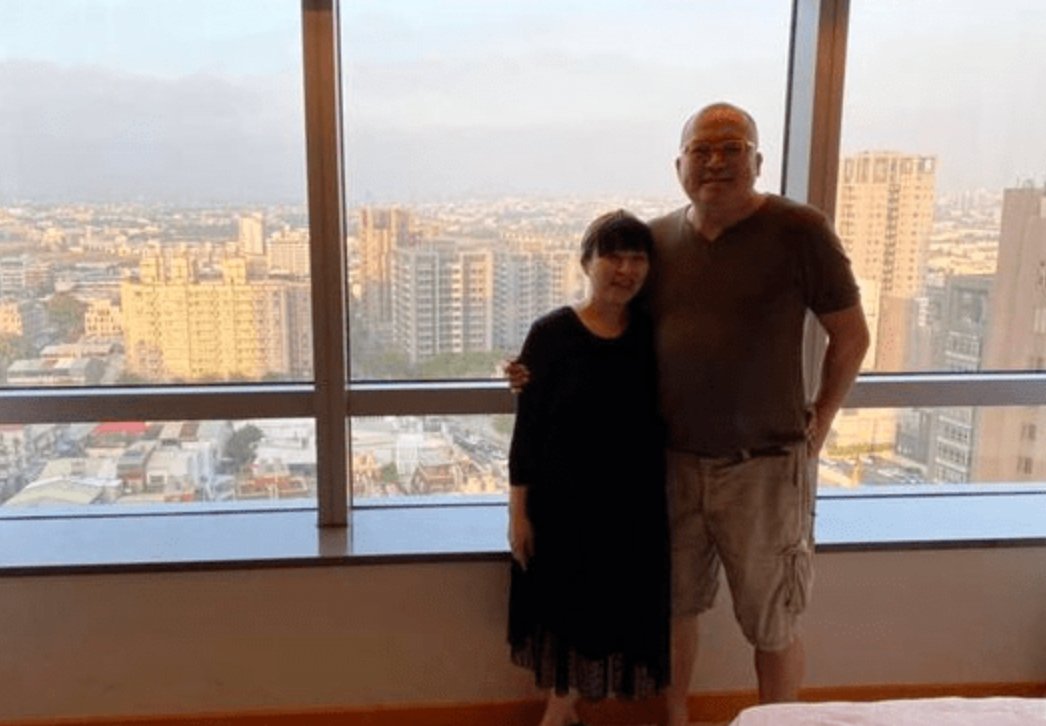 52岁的导演明金成突然离世，遗孀还在坐月子，他去世的原因是什么