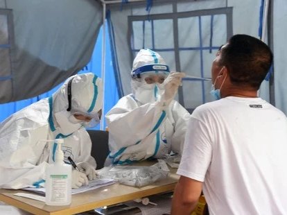 北京个别感染者自行服药未报告，这种行为合法吗？