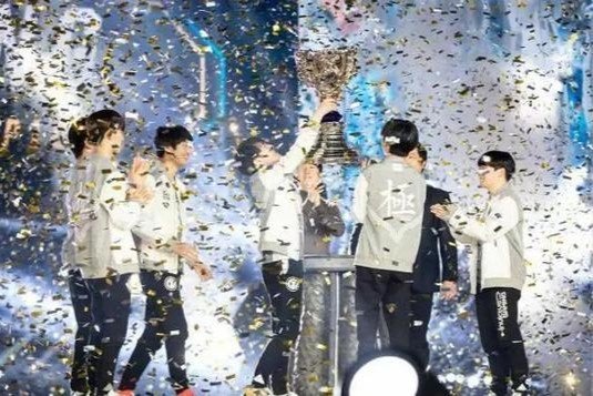 英雄联盟和王者荣耀哪个更火？