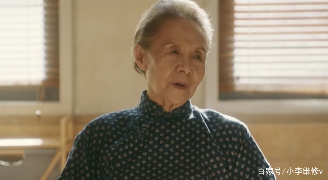 《流金岁月》叶谨言跟锁锁同一天生日，两人是爷孙恋吗？