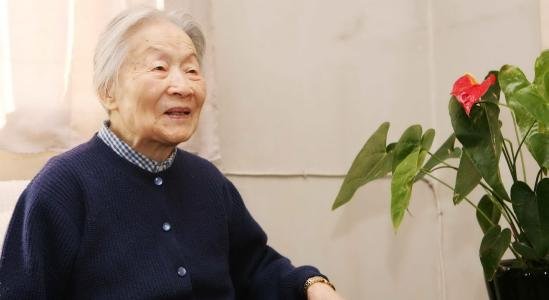 杨绛是女的，为何称为杨先生？