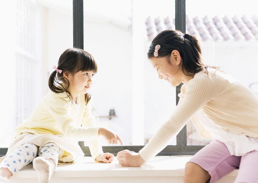 孩子8岁了，不敢自己一个人睡，有什么办法让自己一个人睡呢？