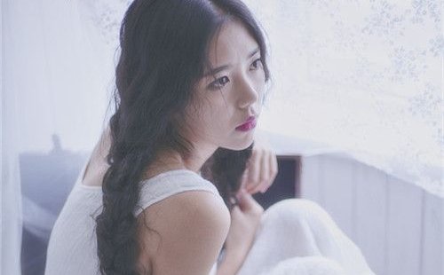 男友总是和前女友联系这正常吗？