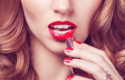 去年口红销量下滑近半，造成口红销量下降的原因是什么？