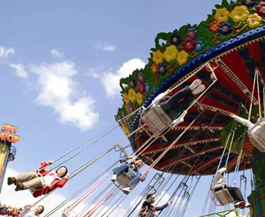 对于北京欢乐谷设施故障导致儿童倒挂空中一事,欢乐谷是如何回应的?