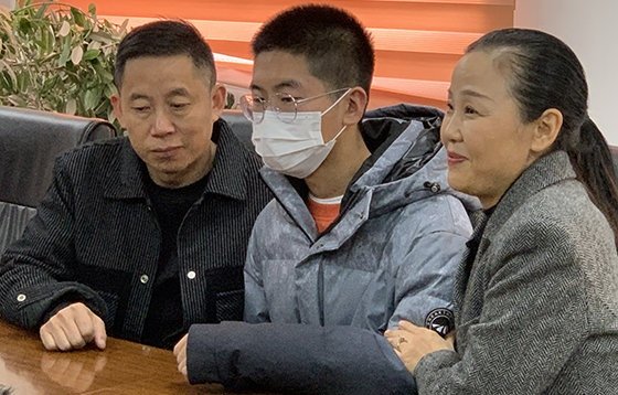 孙海洋小儿子谈哥哥孙卓，想跟他睡一个房间，得知自己有个哥哥是什么感受？