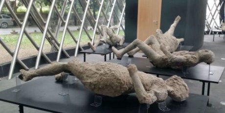 考古学家发现2000年前死与火山喷发的男人，专家对此有何推测？