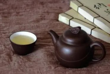 扬子江中水 蒙山顶上茶是谁的诗句有哪些？