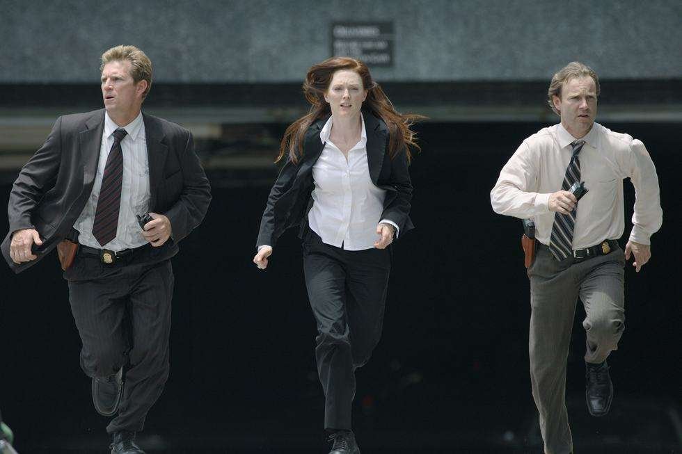 预见未来里结尾男主角说我犯了一个错误，那是什么错误？