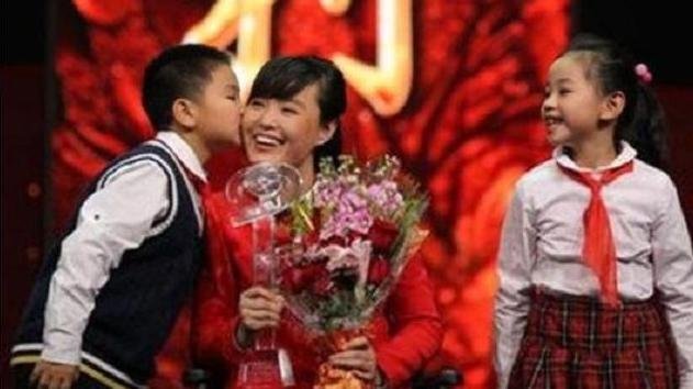 “最美教师”张丽莉救学生双腿截肢，主动和丈夫提离婚，后来怎样？