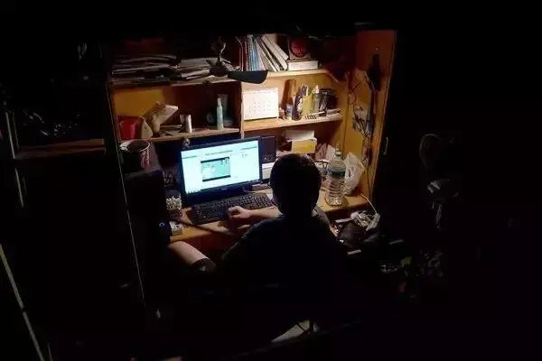 南京一医院开黑眼圈门诊，你觉得有这个必要性吗？