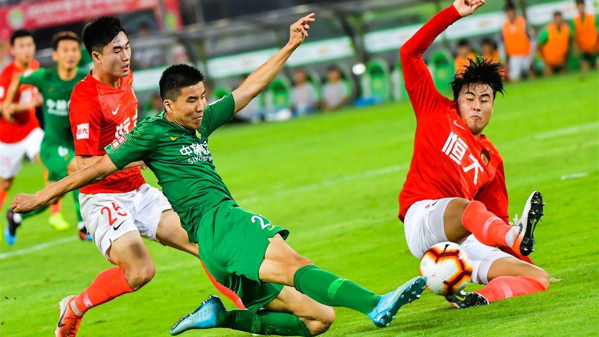 CCTV5直播中超争冠，北京国安VS广州恒大，谁能赢下比赛？