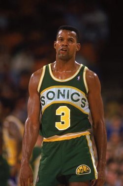 戴尔·埃利斯的个人简介