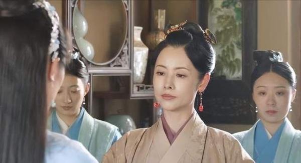 她大概是出演妖精最多的女演员了吧！吴京都曾经是她的搭档