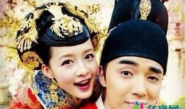 金世佳怎么那么悲观了 拍原来你还在这里的时候已经与李沁分手了