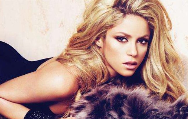 求一首英文歌，女的唱的，歌词有一句踹踹踹