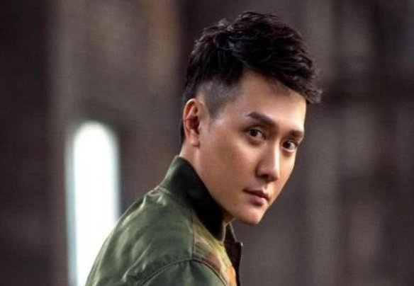 冯绍峰的爸爸是做什么的呀？