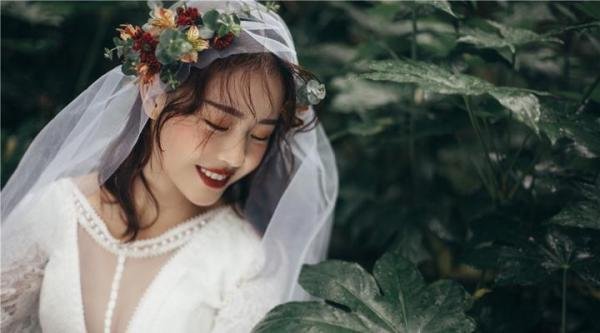 杭州一见倾心婚纱摄影，婚纱摄影团购怎么样?网上团购婚纱照的利弊分析
