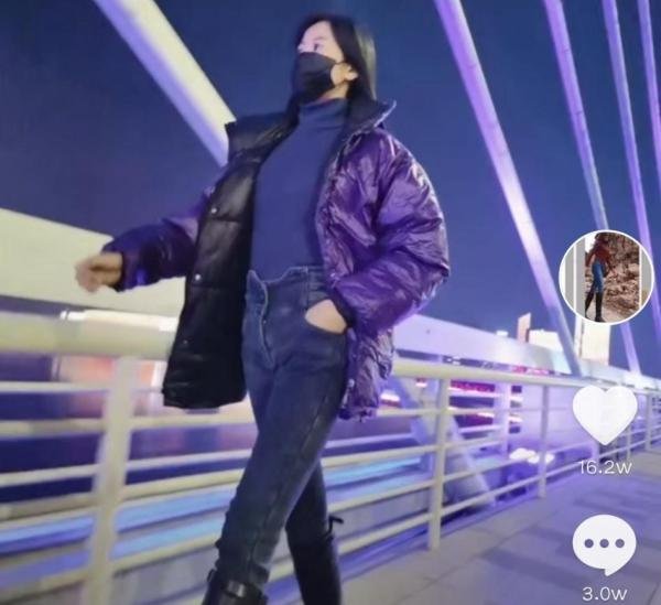抖音西安“口罩姐”火了，当看见她的身材，网友：你怕是天使吧
