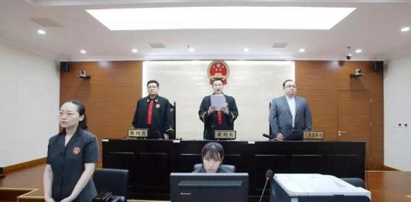 西单大悦城持械杀人案，一审判了死刑