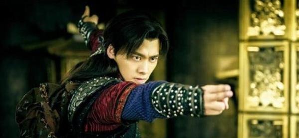 如何看待李易峰此前发声明？死鸭子嘴硬无法形容，澄清发文太讽刺