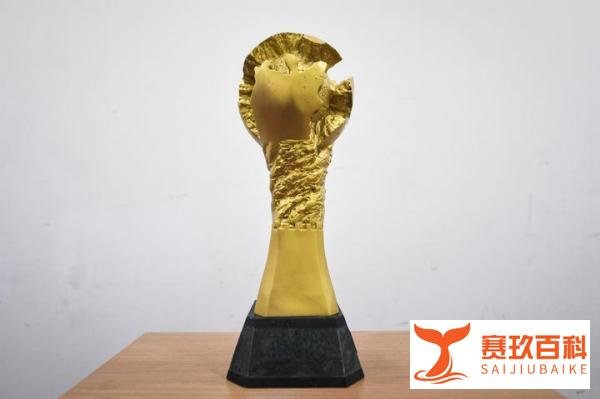 记者：中超冠军奖杯在颁奖典礼后丢失，目前仍在寻找