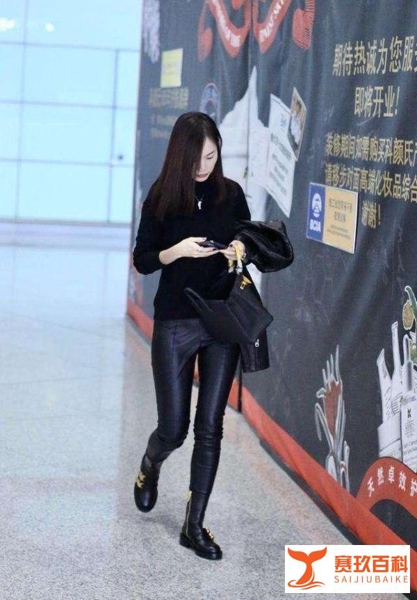马蓉进军娱乐圈欲重操旧业? 一身黑装高调现身, 为何被近距离跟拍