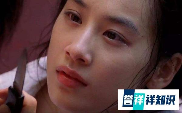 2004年,周星驰《功夫》里有:黑帮头子冯小刚,棒棒糖黄圣依,舞女范湉湉