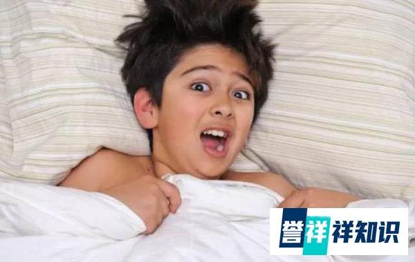 7岁男孩偷拿钱买萝卜刀，被送派出所“自首”，如此育儿合适吗？