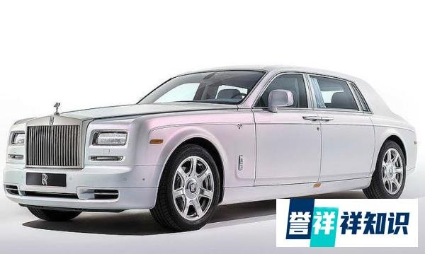 都知道C罗球踢得好，其实人家也是豪车收藏家，每一辆都价值不菲