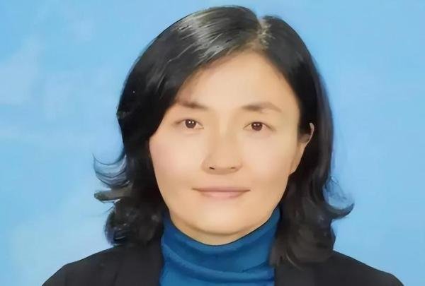 广东中山“美女院长”:家中避孕套堆成山,套不离身,私生活糜烂
