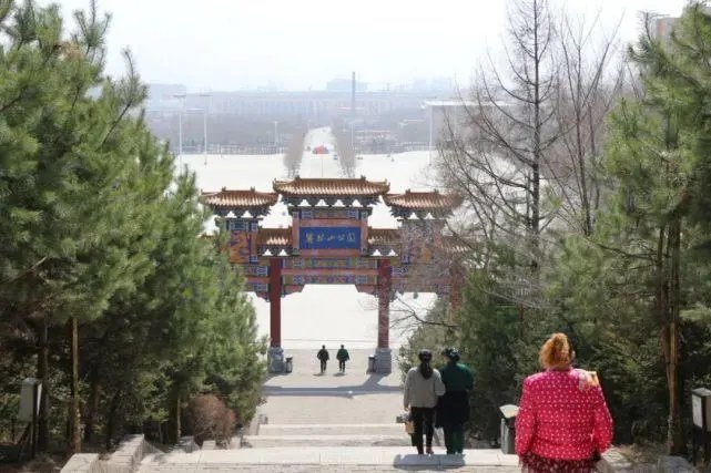 90后讲述真实鹤岗生活，他能否适应当地的气候，以及生活习惯？