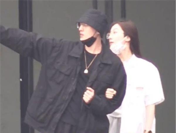 胡耘豪被曝婚内出轨，前妻孙恩静晒证据，女方叫颖儿
