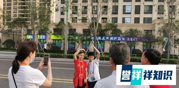 全红婵终于玩上抓娃娃了 这是咋情况？