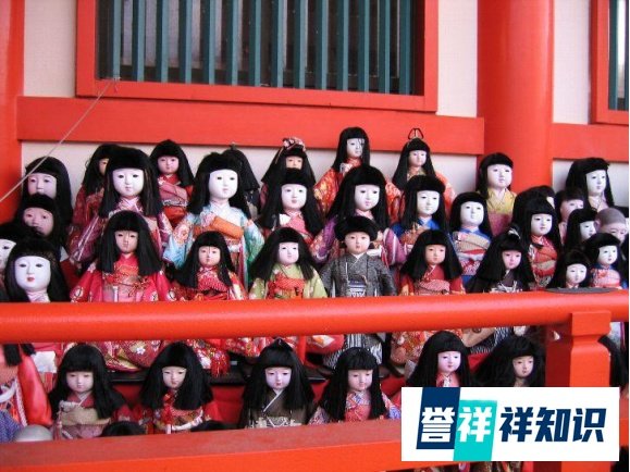 那些祈福与恐怖并存的日本玩偶