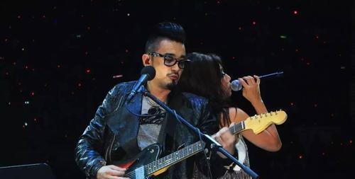 林忆莲与相恋8年小男友分手:恋爱谈太久,感情终归平淡