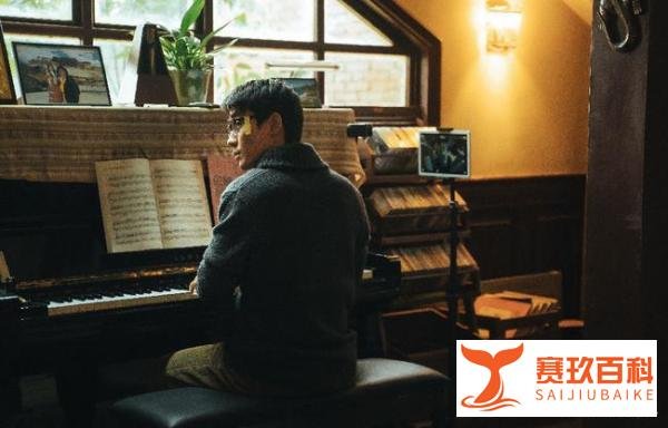 《穿过寒冬拥抱你》排片量居头名，官博送大礼，朱一龙再度上热搜