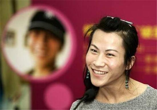 中国最失败的变性人，和家人断绝一切联系，后来怎样？