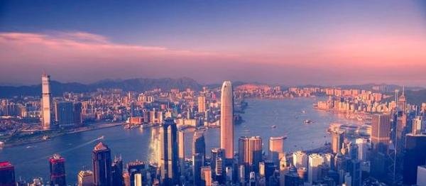灵诃-那些留在老家县城的年轻人后来都怎样了?留在大城市真的有发展机会吗?