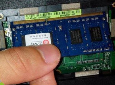 联想y460怎么安装内存条