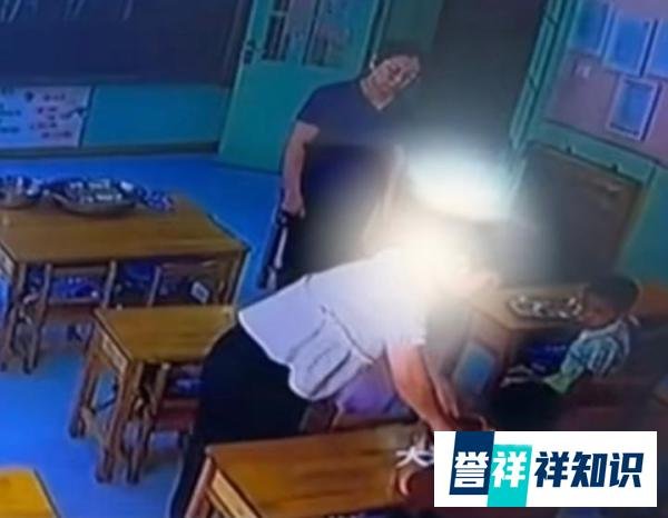 属实！幼儿园教师喂食孩子呕吐物！教师已停职！