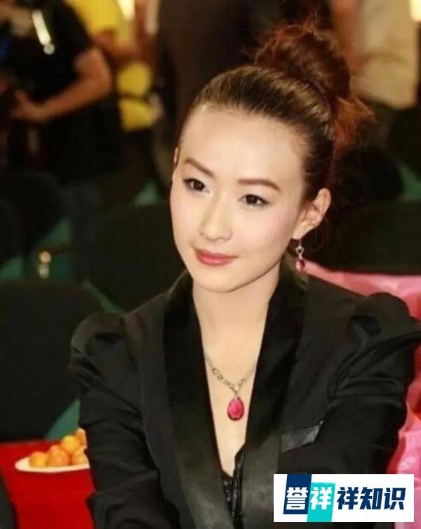 85后美女富豪新晋上榜，22岁坐拥百亿身家，如今运营7千亿公司！