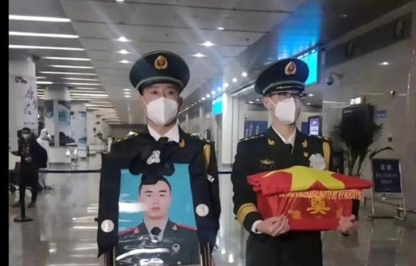 致敬人民英雄张哲，为救战友，身已不幸牺牲